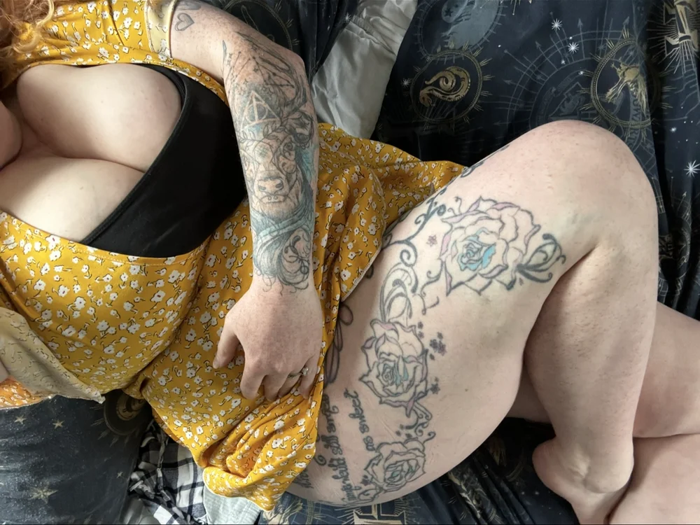 Curvy-Redhead-Harper Ruang Obrolan Offline