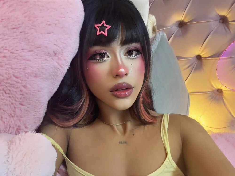 Cute_Roxxy Adlı Modelin Çevrimdışı XXX Sohbeti