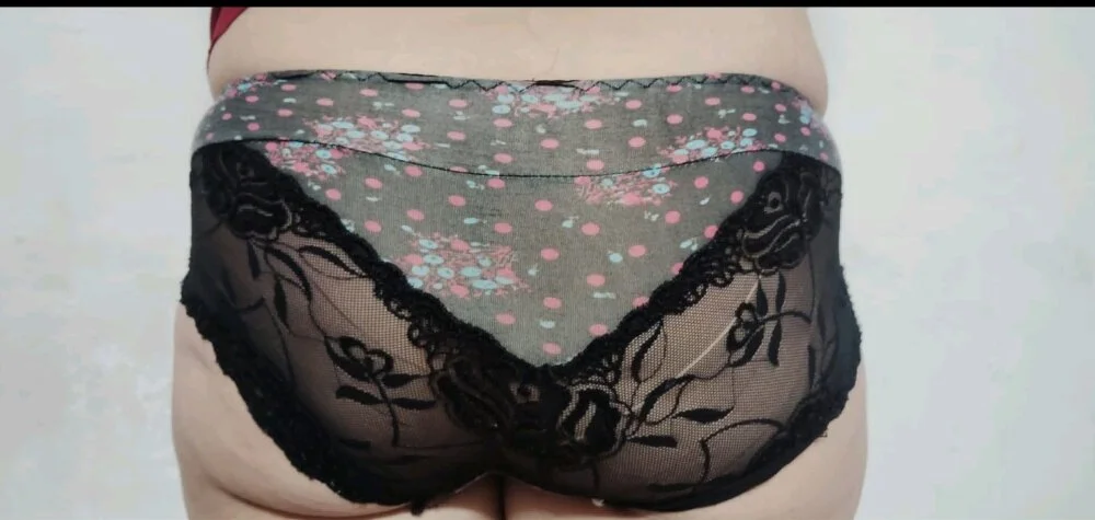 threetwosome's most recent online preview