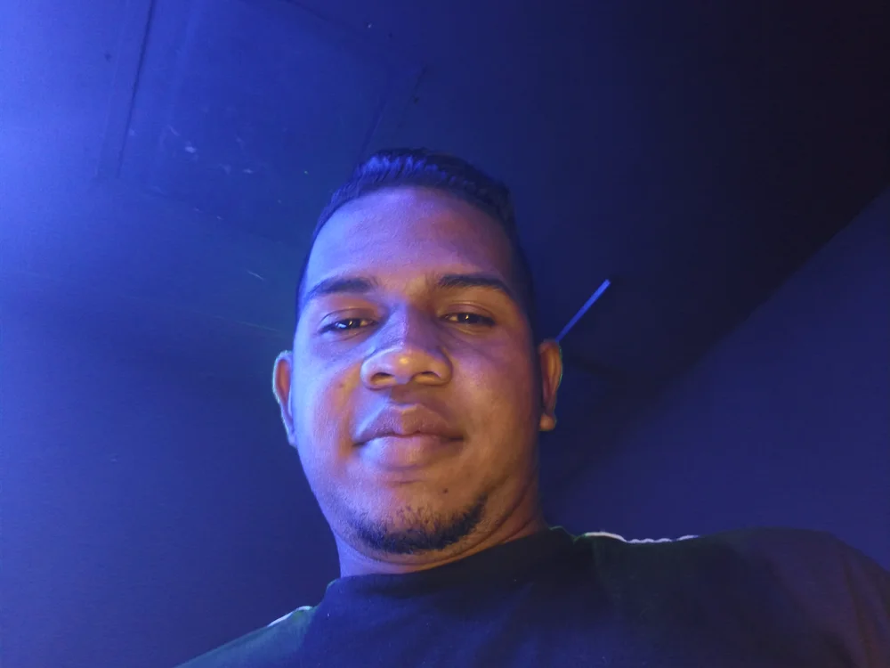 Luis2725m offline XXX-chat