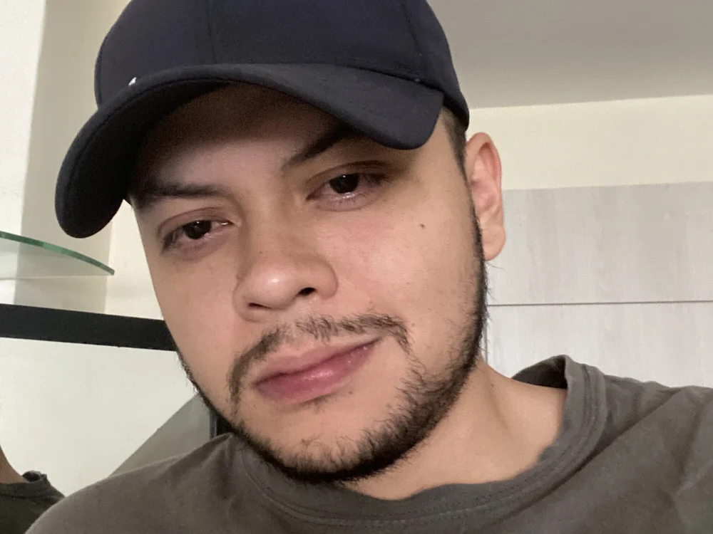 Andres_Gun's Offline Chat Room