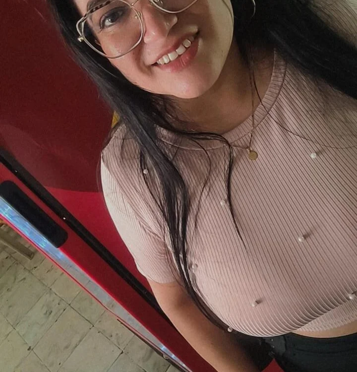 skarleth001's Offline XXX Chat