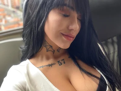 Nickiiiii on StripChat