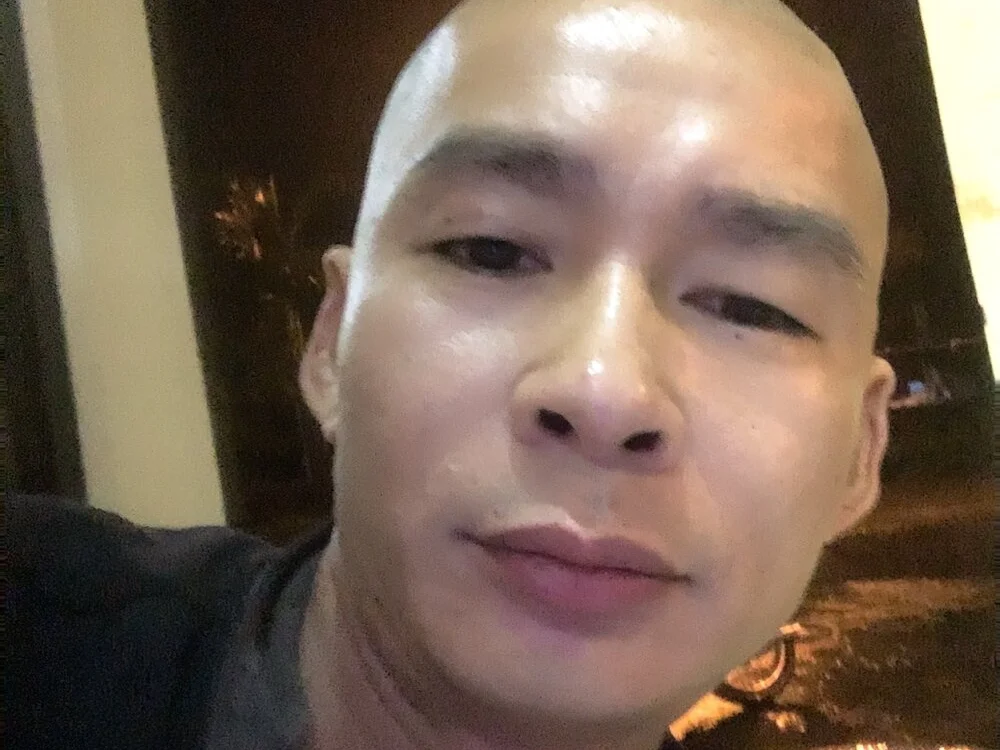 Anhanh_1996 Offline XXX-Chat