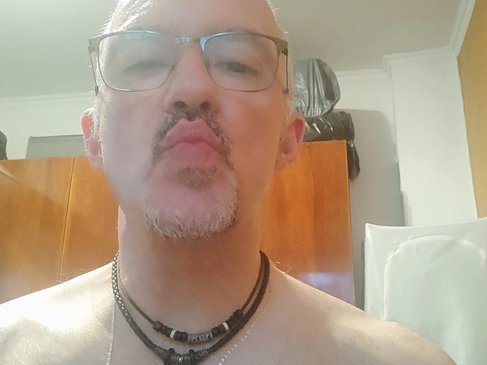 franq1906's Offline Chat Room