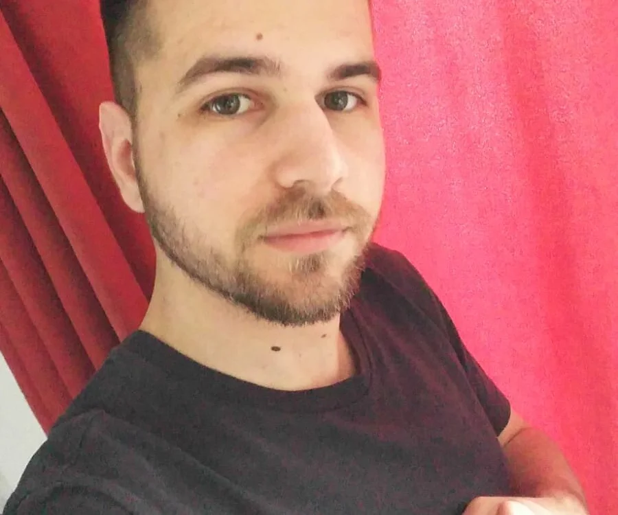 SN8Nvenezia: συνομιλία ΧΧΧ εκτός σύνδεσης