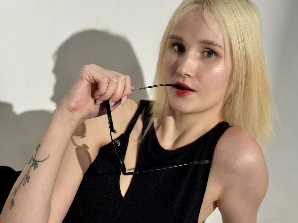 CrystalLili 离线XXX聊天