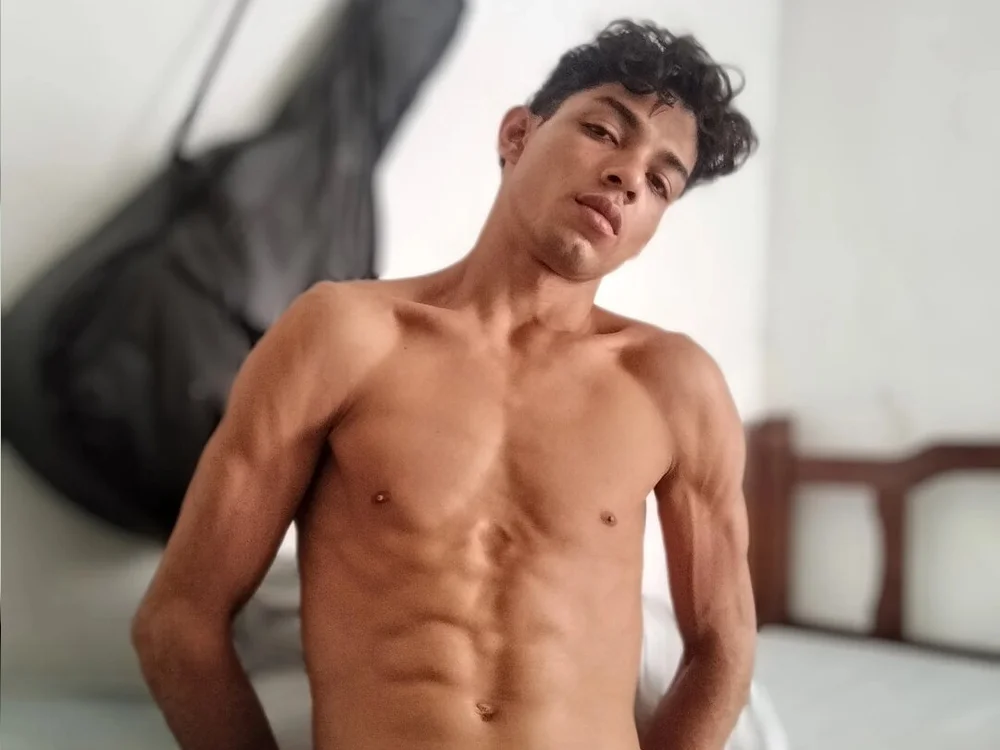 Lopezellatino22cm's Offline XXX Chat