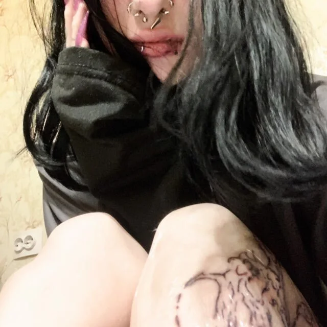 MikaRogers offline XXX-chat