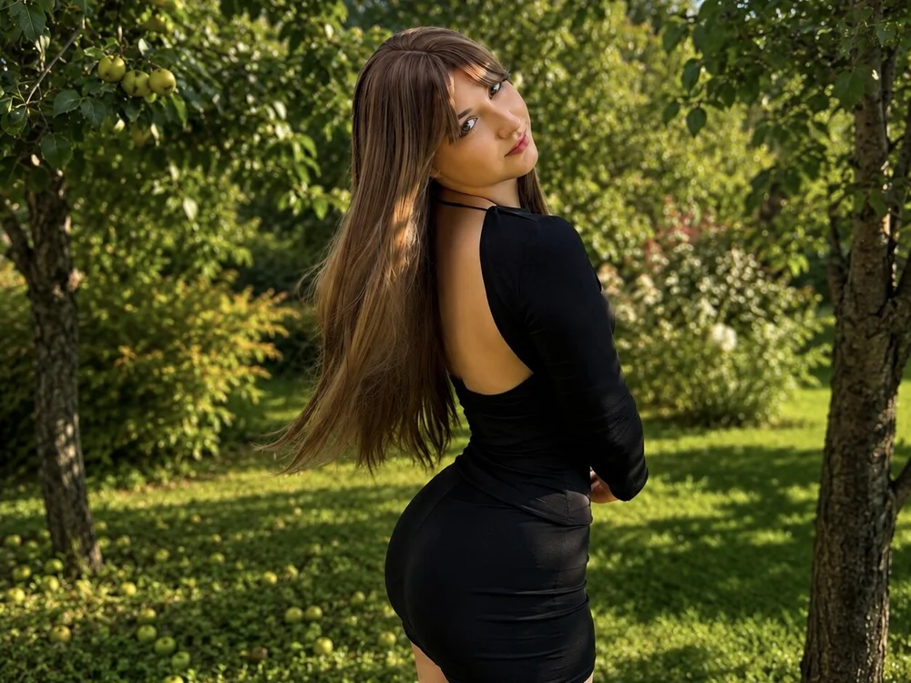 adelineafterdark's Offline XXX Chat