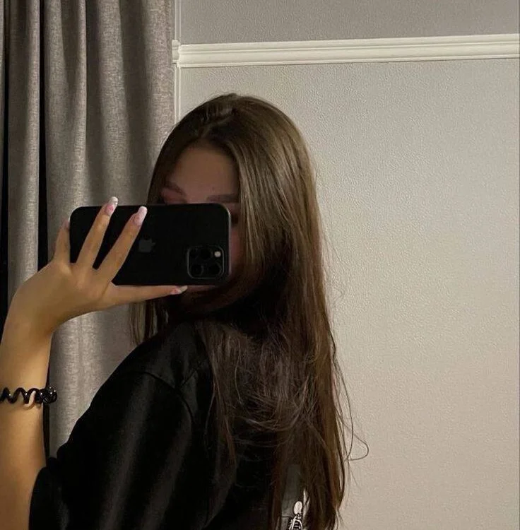 vivy_star1 Adlı Modelin Çevrimdışı XXX Sohbeti