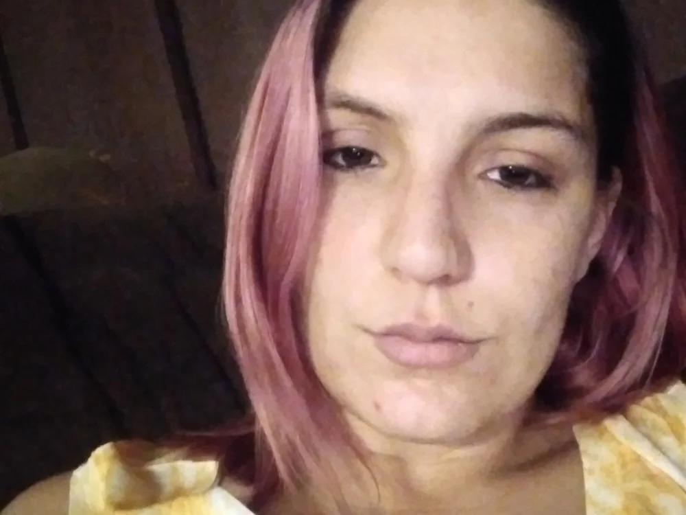 bigbustybabe's Offline Chat Room