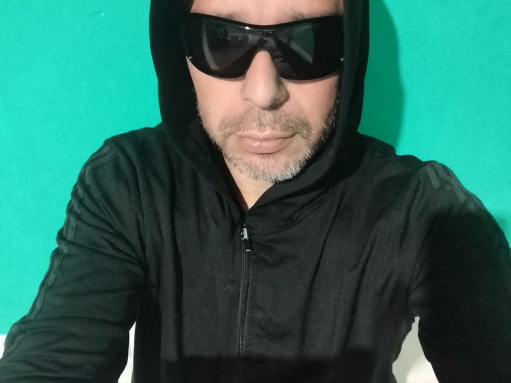 tedy80's Offline Chat Room