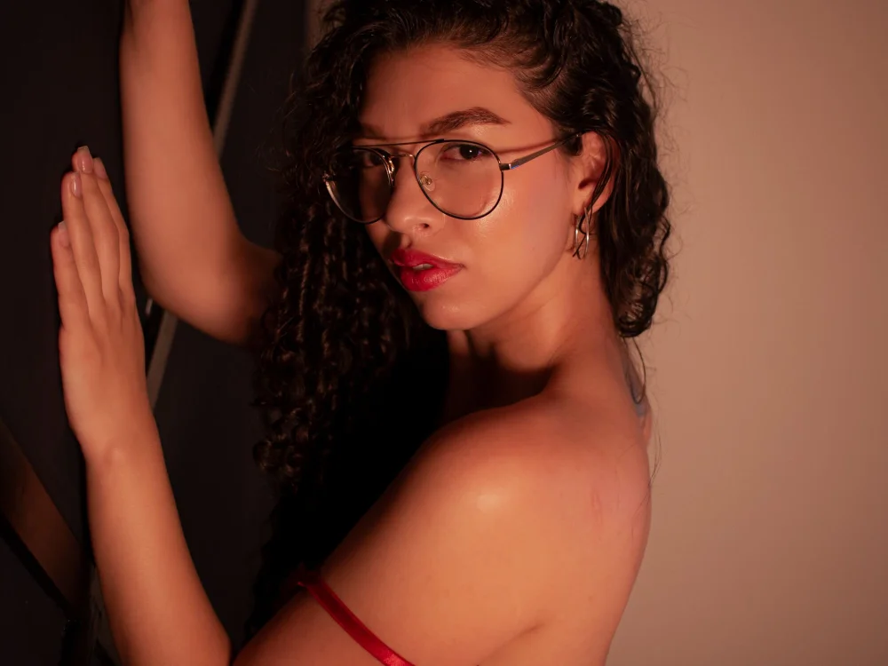 emma_curls' Offline Chat Room