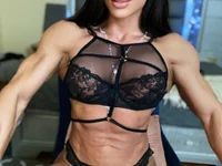 Alesyamuscledoll@xh 即時 XXX 聊天