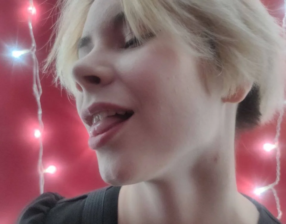 BettyCarter07: офлайн-секс-чат