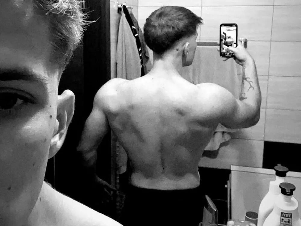 Sexaddict05のオフラインXXXチャット