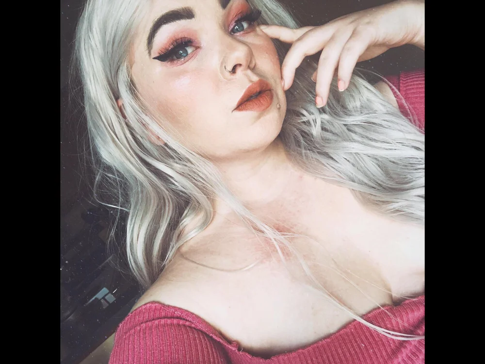 DaphneDaffodil's Offline Chat Room