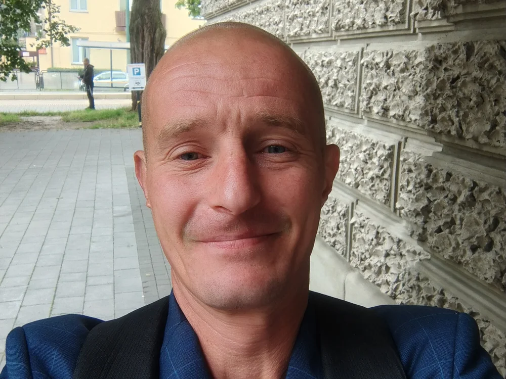 tomaszsc Adlı Modelin Çevrimdışı Sohbet Odası