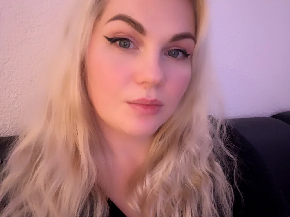 Avaloni's Offline Chat Room