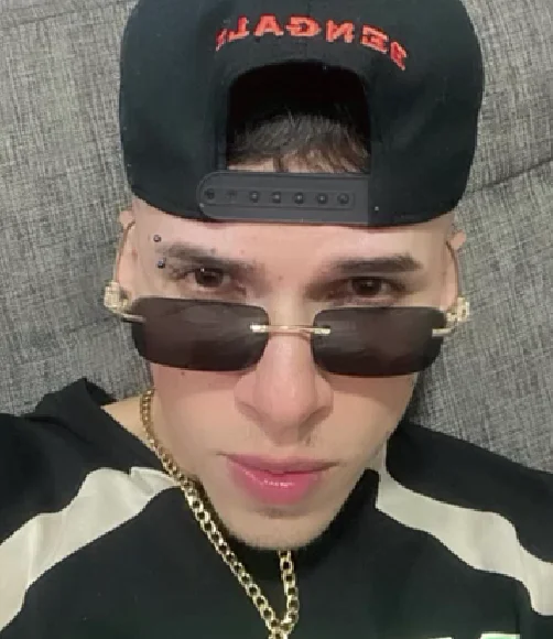 Keeny16 Offline XXX-Chat