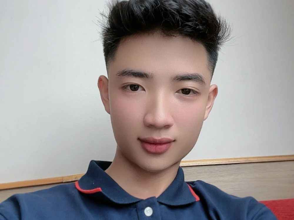 Emyeu-'s most recent online preview