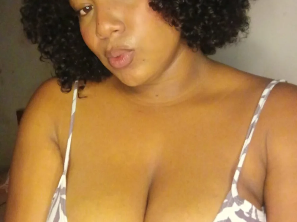 salome_vegaa Offline XXX-Chat