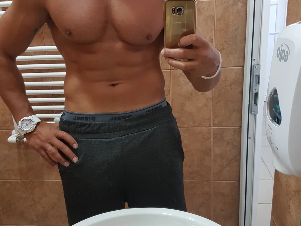 Dr_muscles' Offline XXX Chat