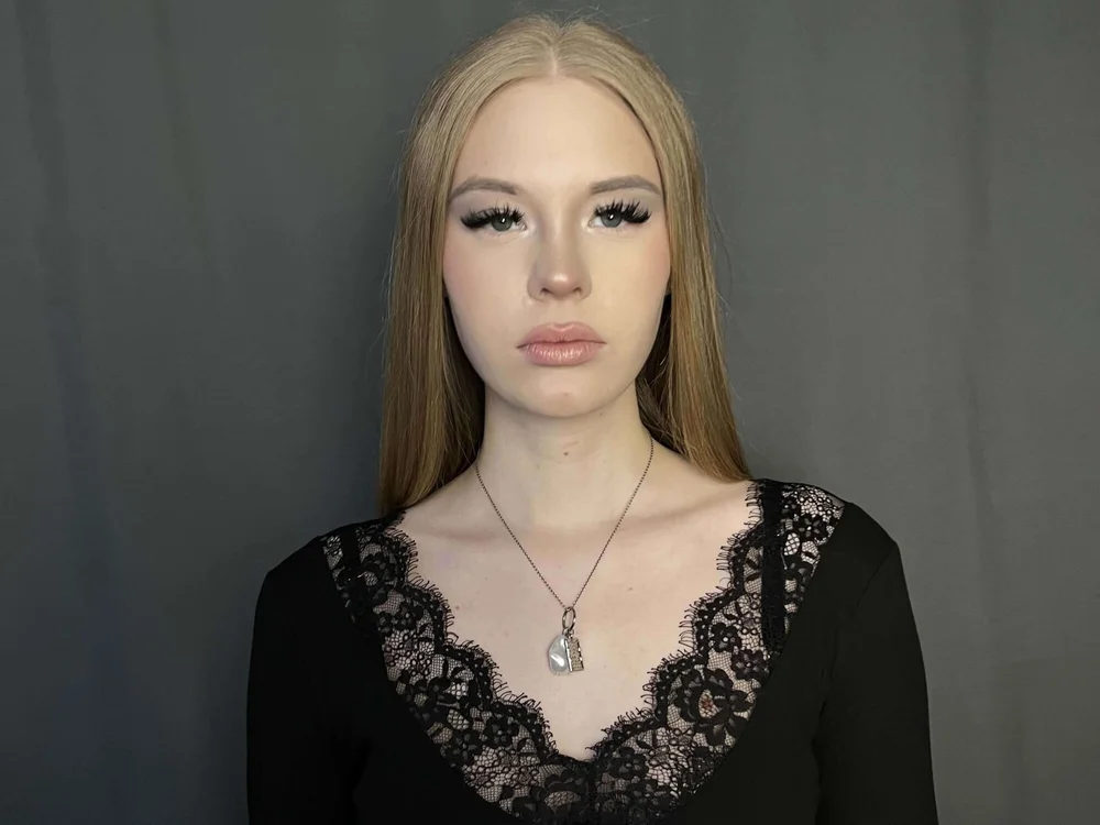 AlinaSeaney's Offline Chat Room