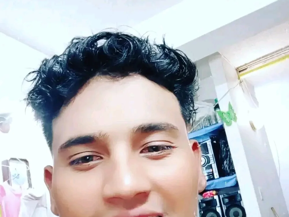 צ'אט XXX לא מקוון של Alechino123