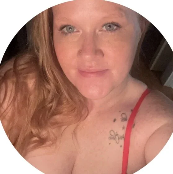 Curvy_MilfX's Offline Chat Room