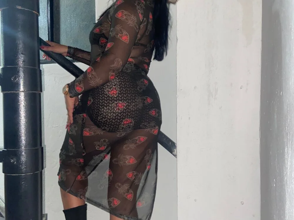 amaia_888n Offline XXX chat