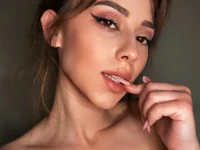 NikkiCampellone's Offline Chat Room