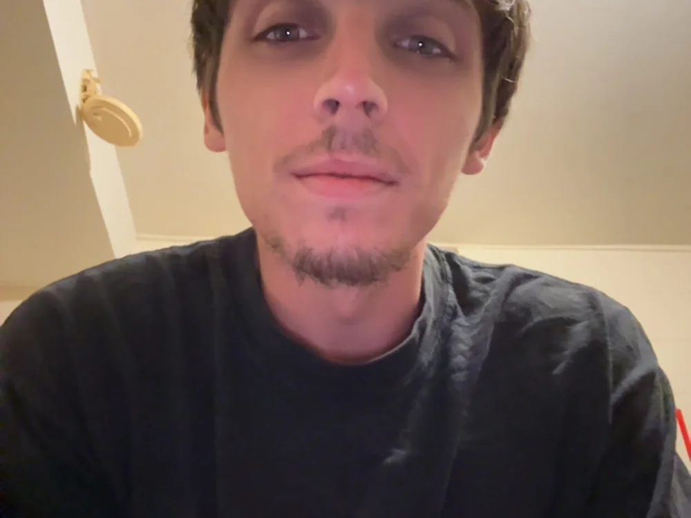 bossguy136's Offline Chat Room