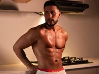 Model Thiago_Hill