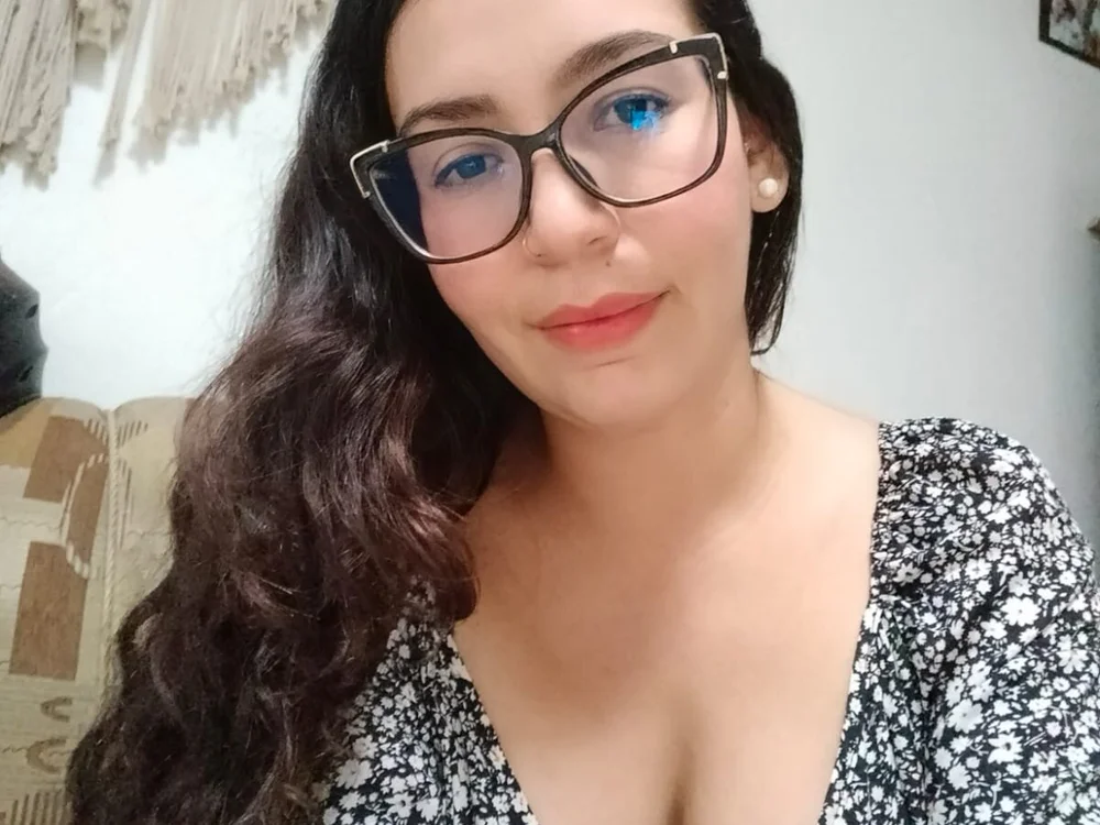 la_monarca's Offline Chat Room