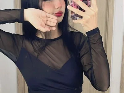 emily_dempsey - flashing