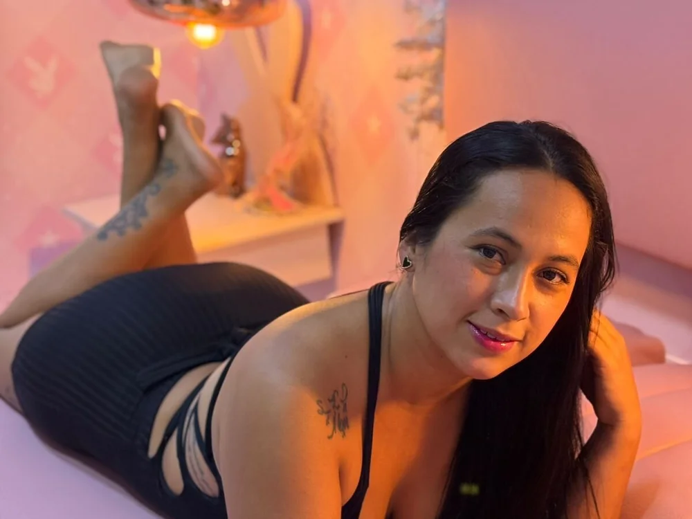 Scarlet_Bigass offline chatrum