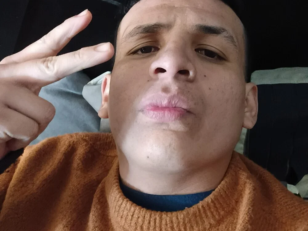 chequezeki Adlı Modelin Çevrimdışı XXX Sohbeti