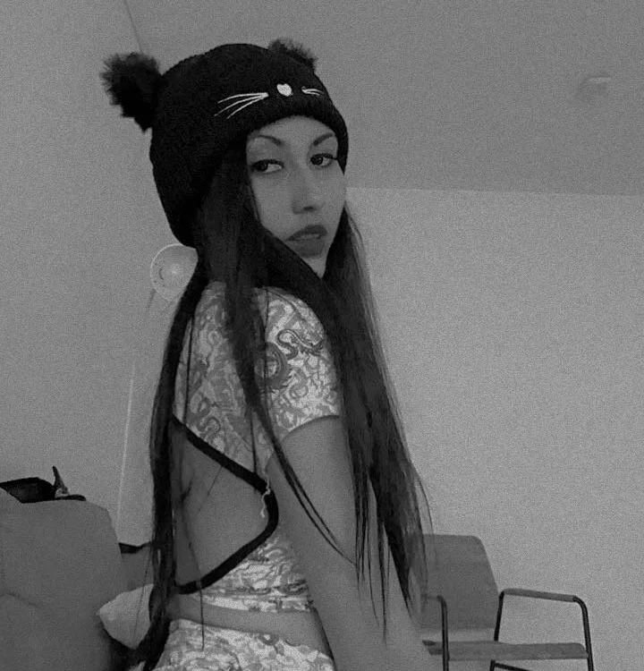 moly_lof Chat XXX offline