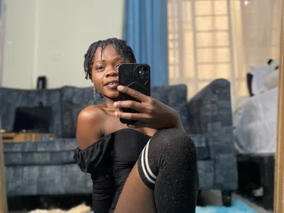 petiteebony_81 profile