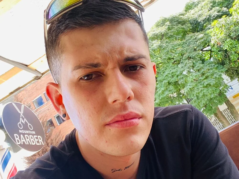 Offline XXX chat modela JUAN_CAMILOXXX