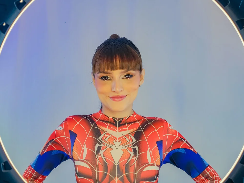 Офлайн-чат XXX Lucyy-hess