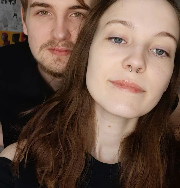 couple_teen_'s Offline XXX Chat
