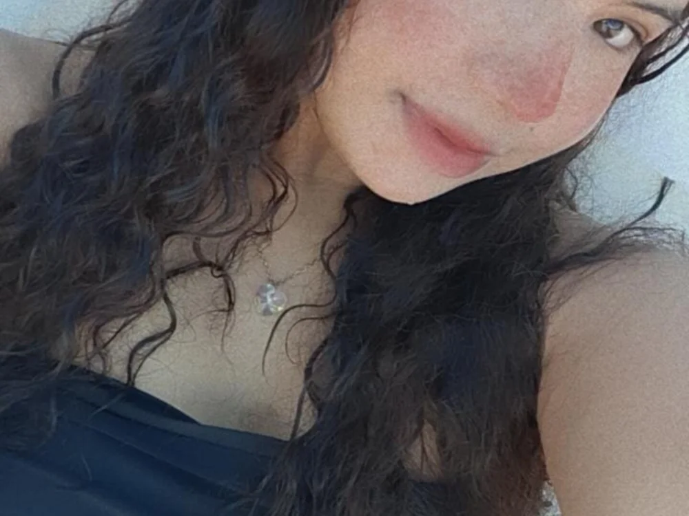 Daddys_Asses69's Offline XXX Chat