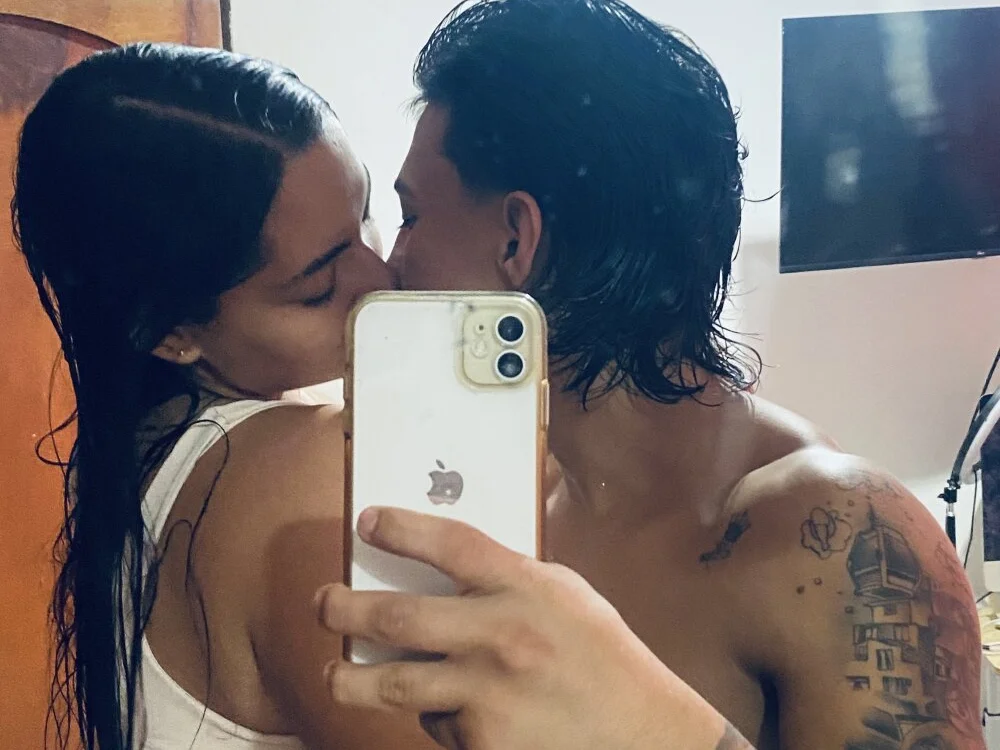 Jacob-and-zoen Offline XXX chat