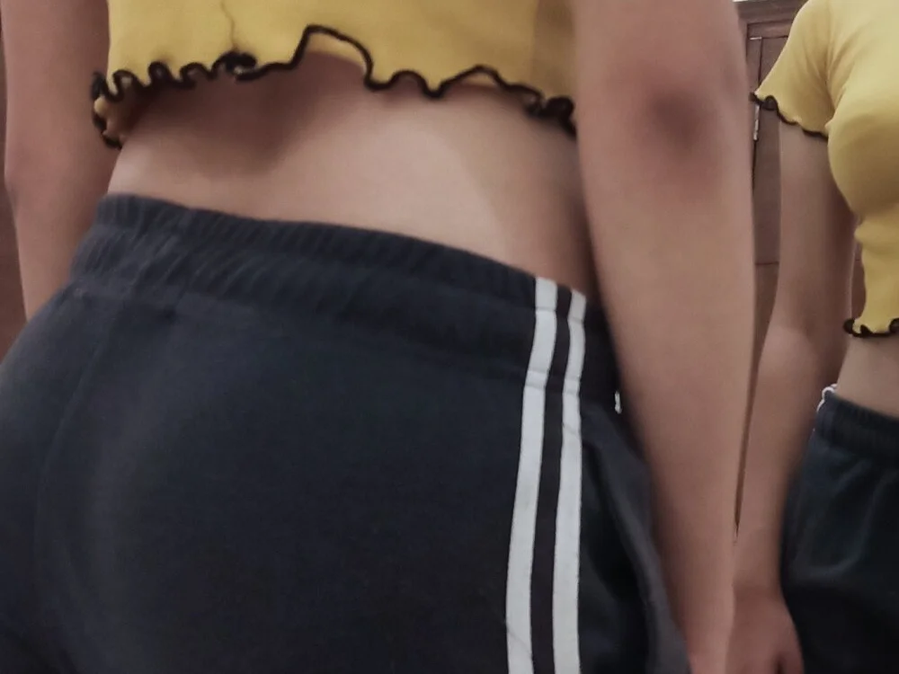 SimranSingh02 Chat XXX Ngoại tuyến