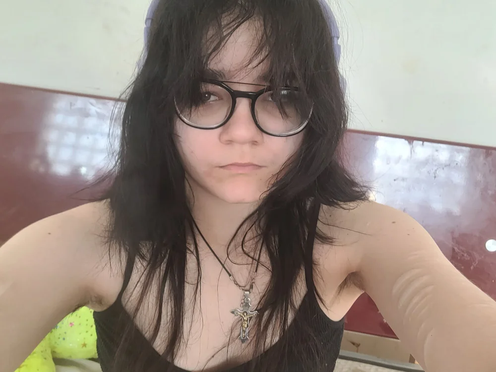 virginnn_anna's Offline XXX Chat