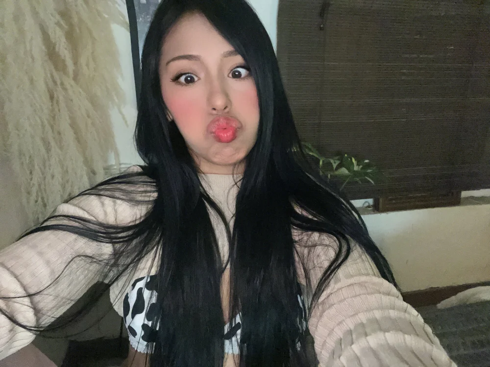 charmie__'s Offline XXX Chat