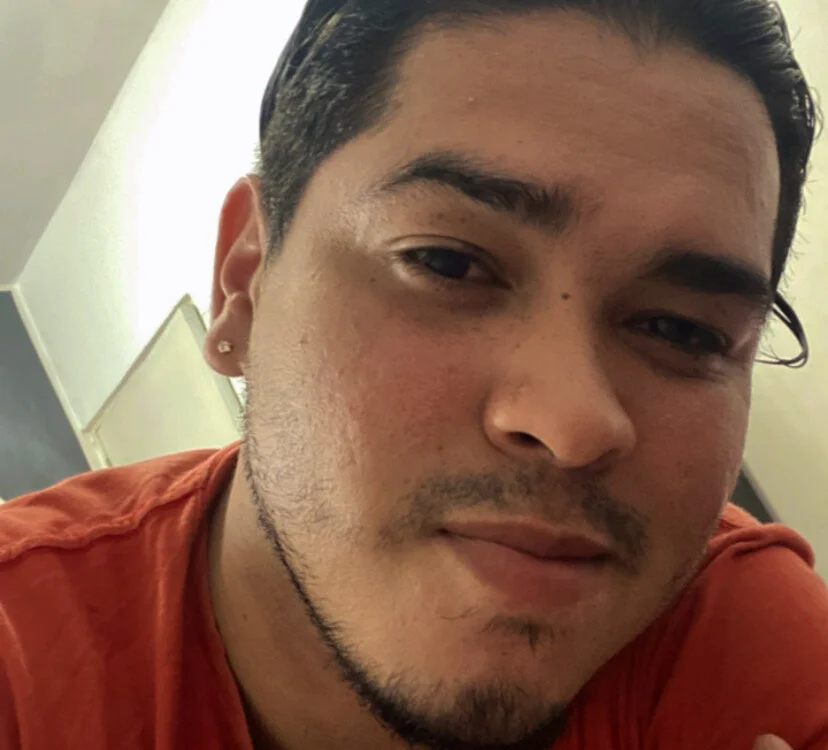 luzbell02's Offline Chat Room